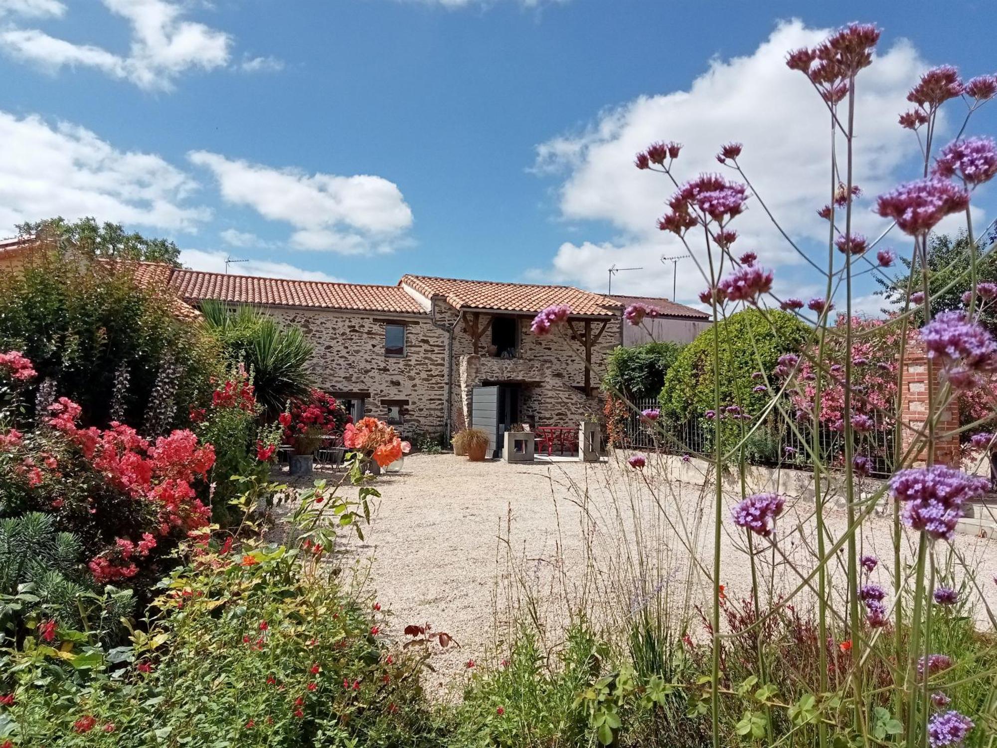 Gîte Monnières, 2 pièces, 2 personnes - FR-1-306-818 Monnieres  Extérieur photo